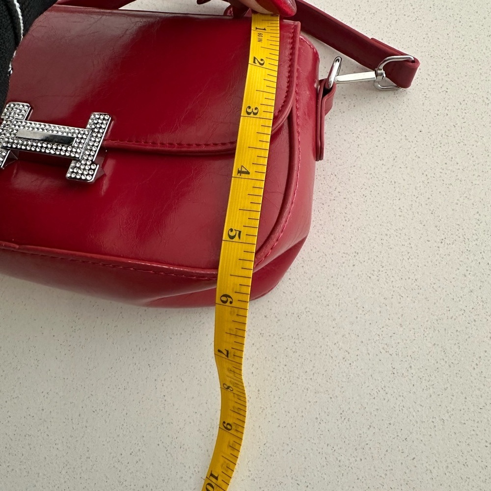 BOUTIQUE RED PURSE - Picture 9 of 10